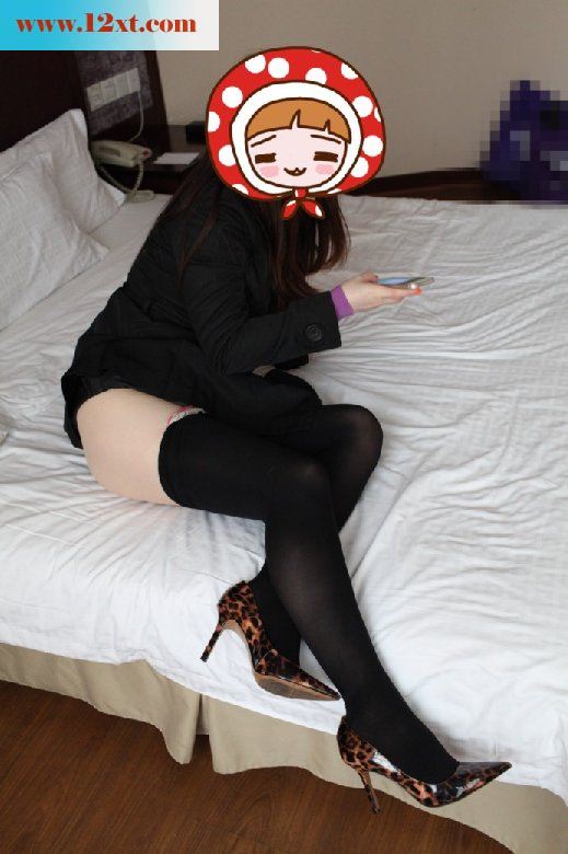 喜欢叉着腿的美少妇 [15P]